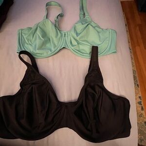 Bundle of 2 underwire bras. Size 42D. Great condition! Bali and Bare brand